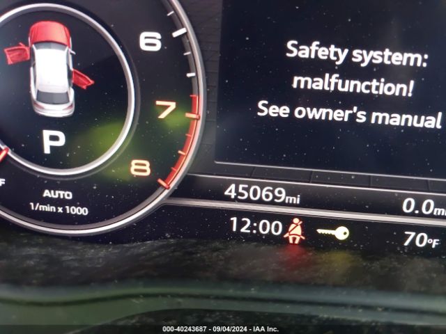 WA1BNAFY0J2218095 Audi Q5 2.0t Premium/2.0t Tech Premium