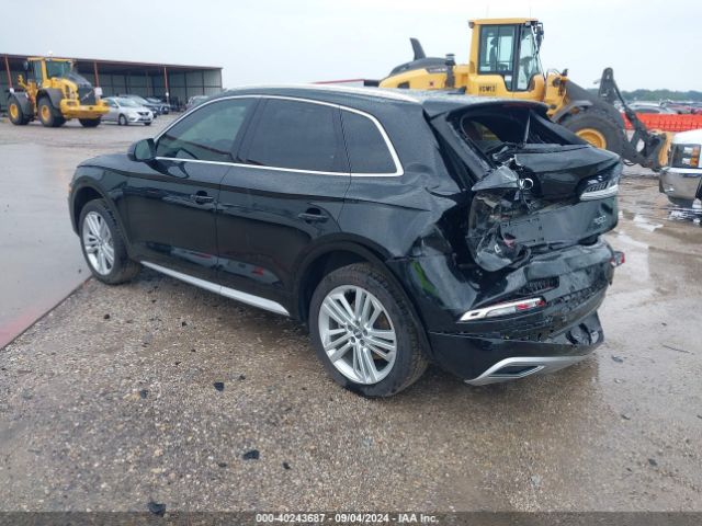 WA1BNAFY0J2218095 Audi Q5 2.0t Premium/2.0t Tech Premium
