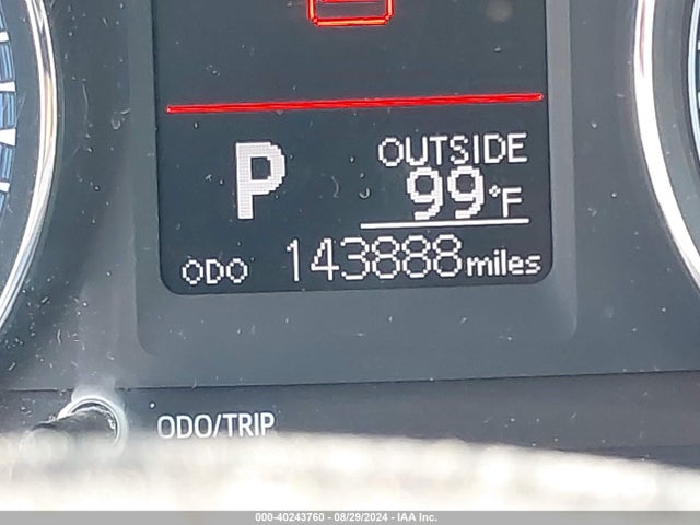 Toyota COROLLA LE 2018 2T1BURHEXJC969023 Image 15