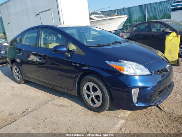 Toyota Prius Two 2015 JTDKN3DU4F1912013 главное изображение