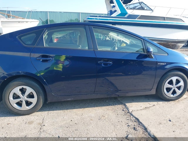 Toyota Prius Two 2015 JTDKN3DU4F1912013 Image 13