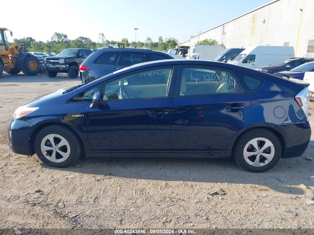 Toyota Prius Two 2015 JTDKN3DU4F1912013 Image 14