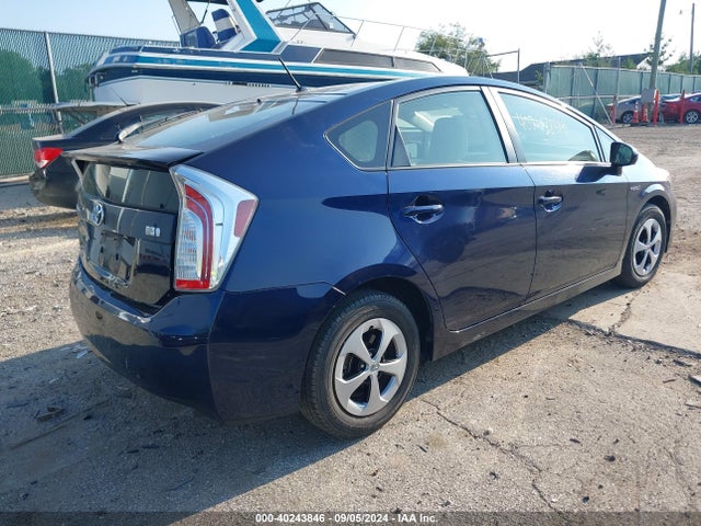 Toyota Prius Two 2015 JTDKN3DU4F1912013 Image 4