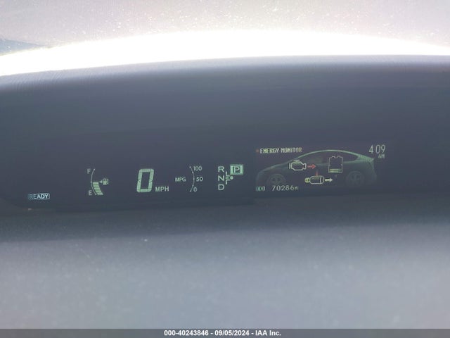 Toyota Prius Two 2015 JTDKN3DU4F1912013 Image 7