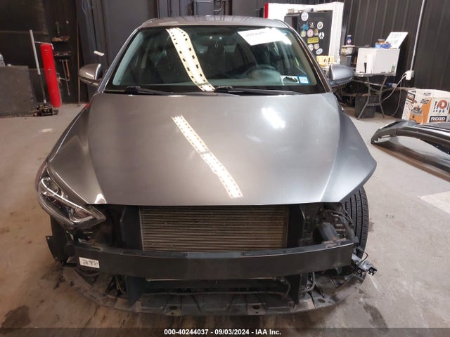 5NPD74LF9JH380559 Hyundai ELANTRA SE