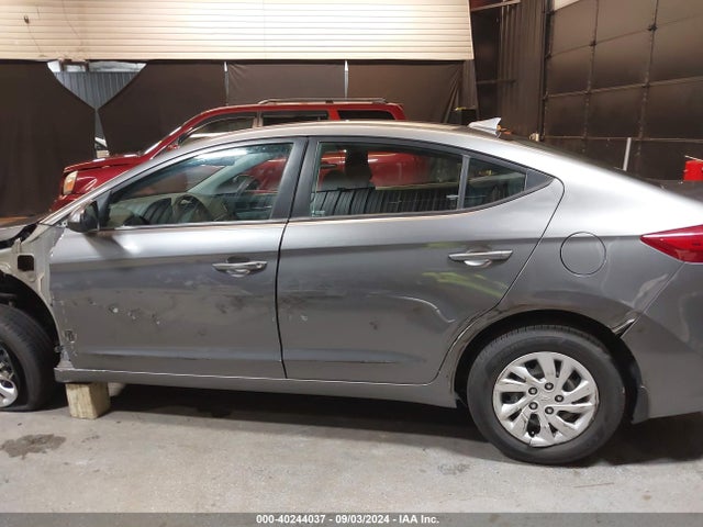 5NPD74LF9JH380559 Hyundai ELANTRA SE