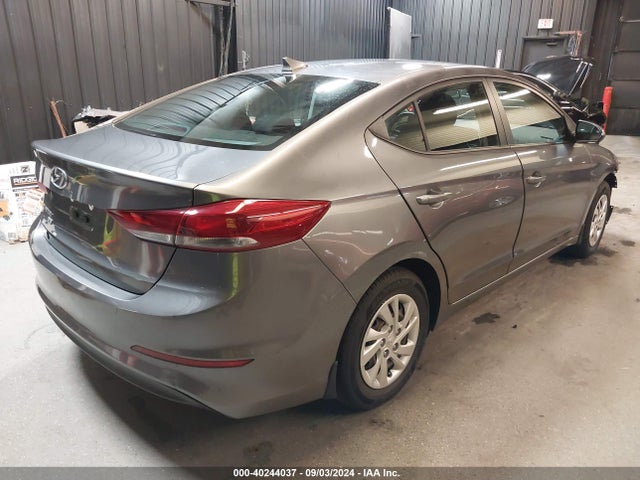 5NPD74LF9JH380559 Hyundai ELANTRA SE