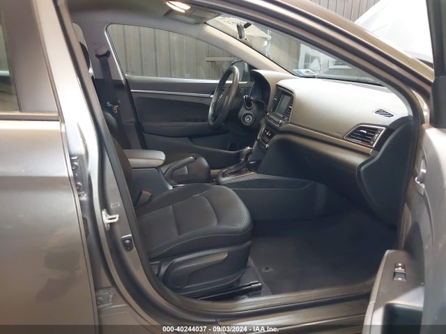 5NPD74LF9JH380559 Hyundai ELANTRA SE