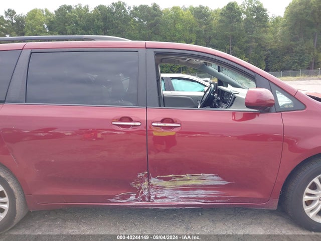 Toyota Sienna Xle 8 Passenger 2015 5TDYK3DCXFS620380 Image 13