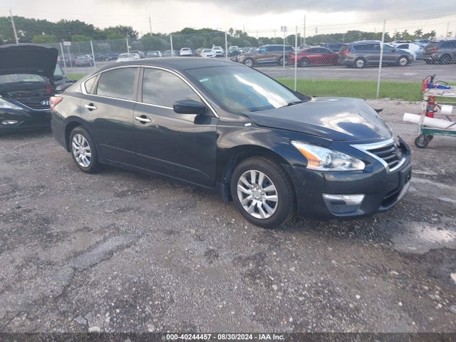 Nissan Altima 2.5 S 2015 1N4AL3AP9FC583304 Image 1