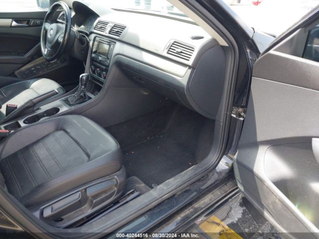 1VWBT7A31FC042537 Volkswagen Passat 1.8t Se