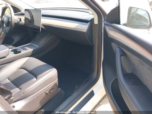 2022 TESLA MODEL Y 7SAYGDEE3NA012145 Photo 4