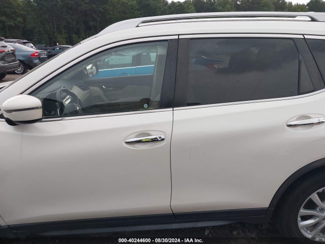 Nissan ROGUE SV 2017 JN8AT2MT5HW147083 Image 14