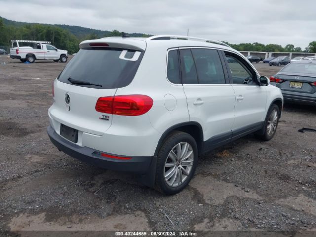WVGBV7AX6GW604492 Volkswagen TIGUAN SE