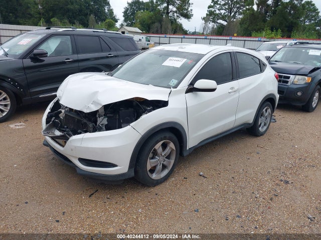 Honda HR-V LX 2016 3CZRU5H31GM752850 Image 2
