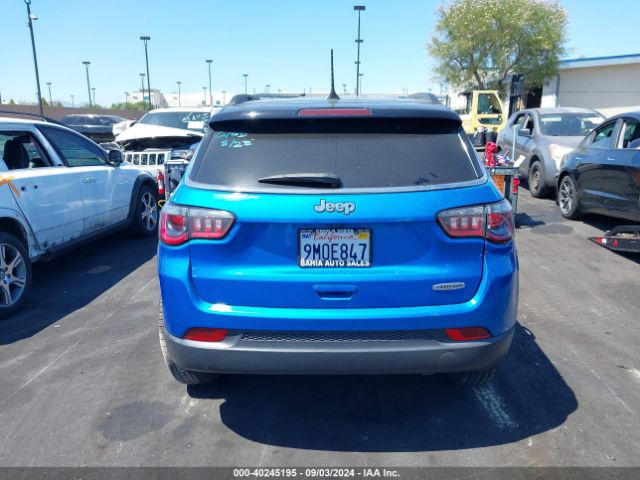 3C4NJCBB5JT328487 Jeep Compass Latitude Fwd