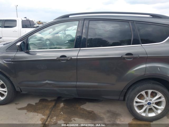 1FMCU0GD1JUC38228 Ford ESCAPE SE