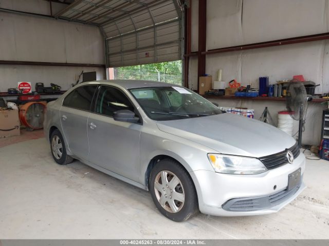 3VW2K7AJ9EM392562 auction archive image