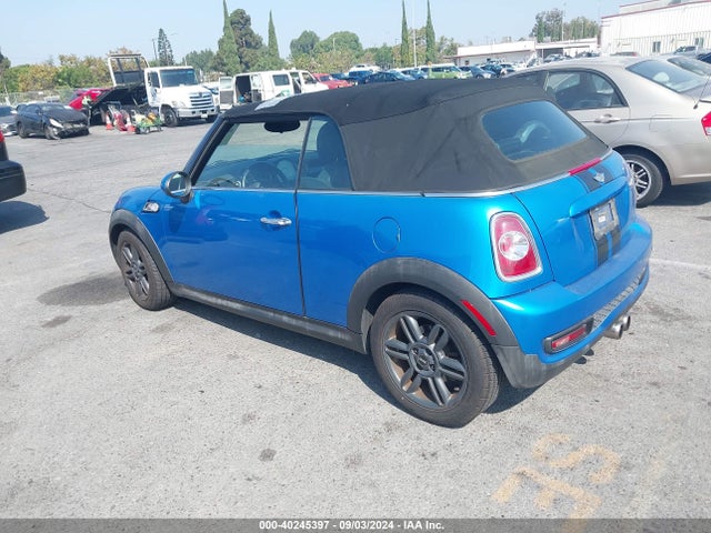 2011 MINI COOPER S WMWZP3C53BT249127 Photo 2