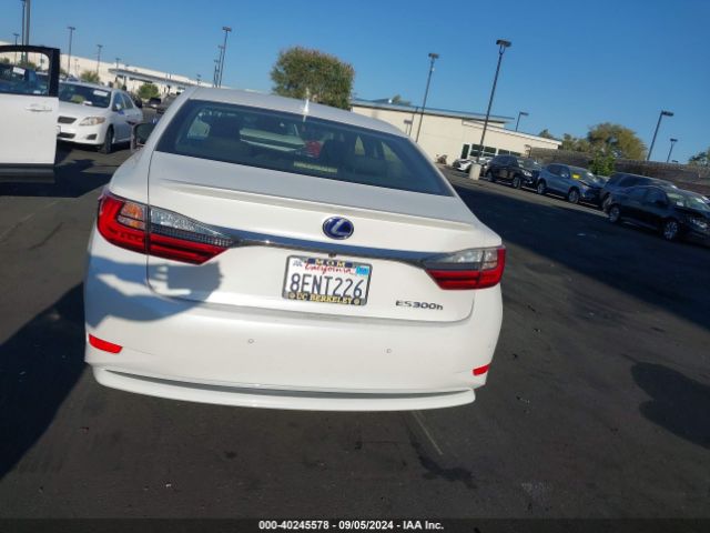 JTHBW1GGXJ2169057 Lexus ES 300H