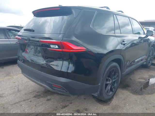 Toyota Grand Highlander Limited 2024 5TDAAAA59RS014586 Image 4