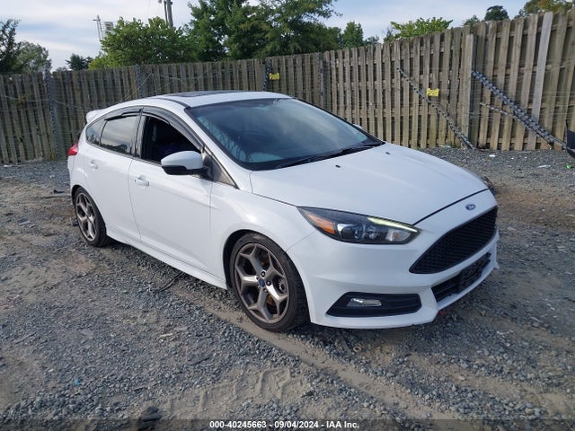 Ford FOCUS ST 2016 1FADP3L99GL342506 Image 1