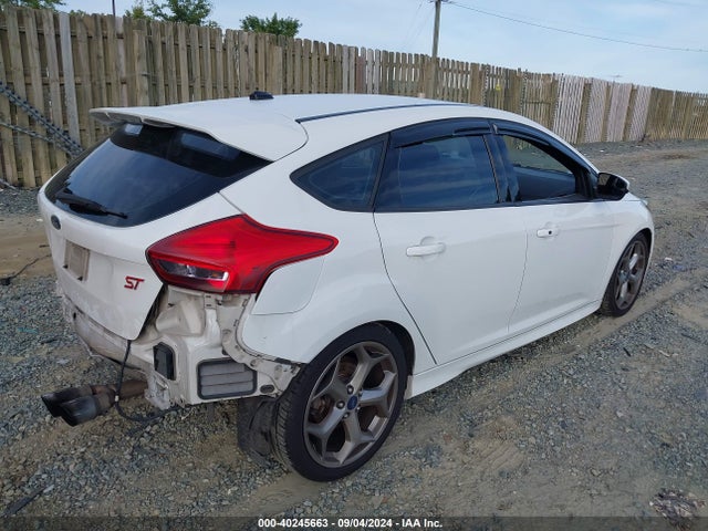 Ford FOCUS ST 2016 1FADP3L99GL342506 Image 4