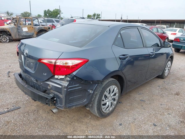 Toyota COROLLA LE 2018 5YFBURHE7JP833898 Image 4