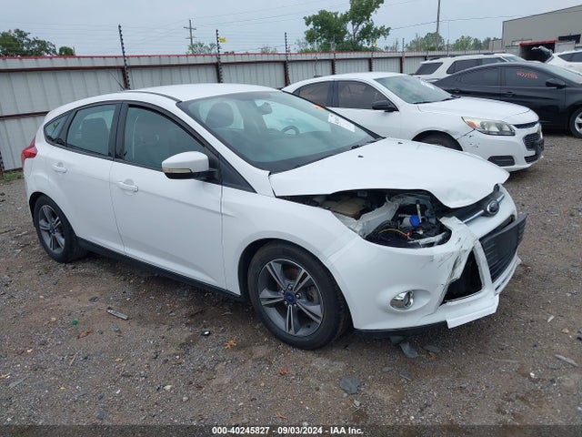 Ford FOCUS SE 2014 1FADP3K26EL253851 Image 1