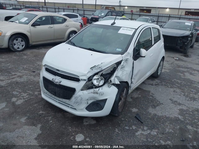 Chevrolet SPARK 1LT 2014 KL8CD6S9XEC535562 Image 2