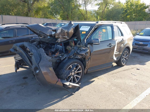 Ford EXPLORER XLT 2015 1FM5K7D82FGB59901 Image 2