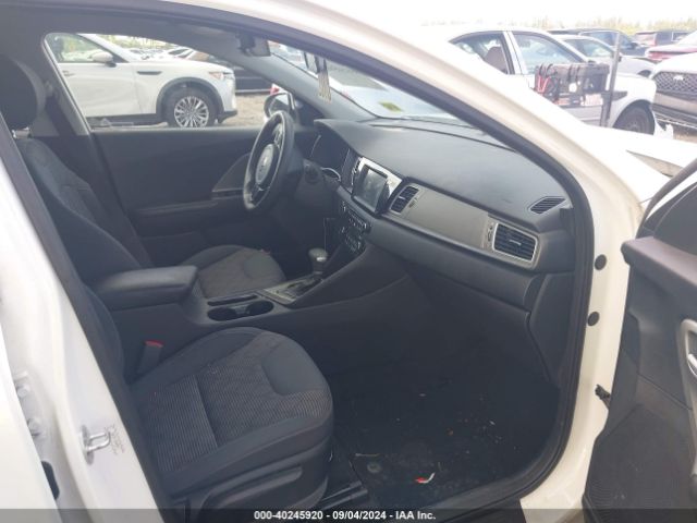 KNDCB3LC3H5049321 KIA NIRO LX