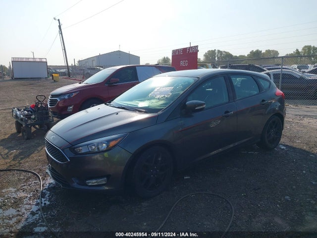 Ford FOCUS SE 2016 1FADP3K22GL345929 Image 2