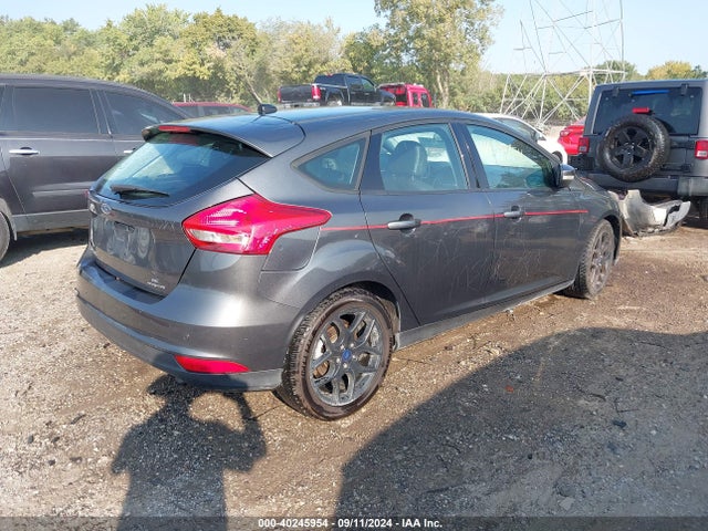 Ford FOCUS SE 2016 1FADP3K22GL345929 Image 4