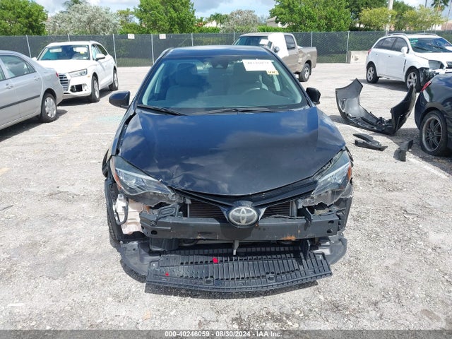 Toyota COROLLA LE 2018 5YFBURHE9JP758590 Image 13