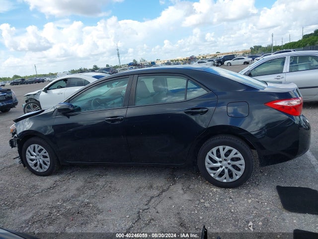 Toyota COROLLA LE 2018 5YFBURHE9JP758590 Image 15