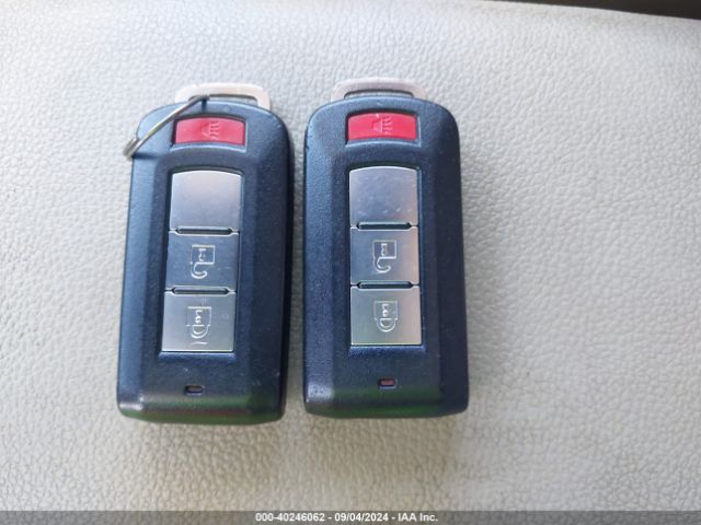 JA4AZ3A31GZ027812 Mitsubishi Outlander Sel