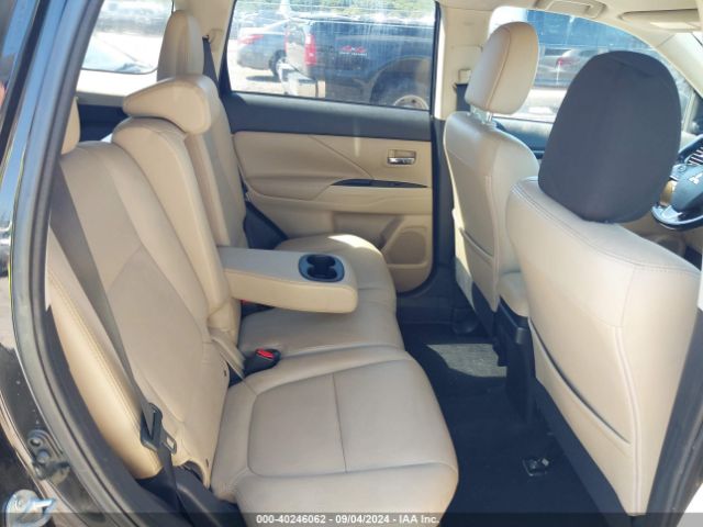 JA4AZ3A31GZ027812 Mitsubishi Outlander Sel