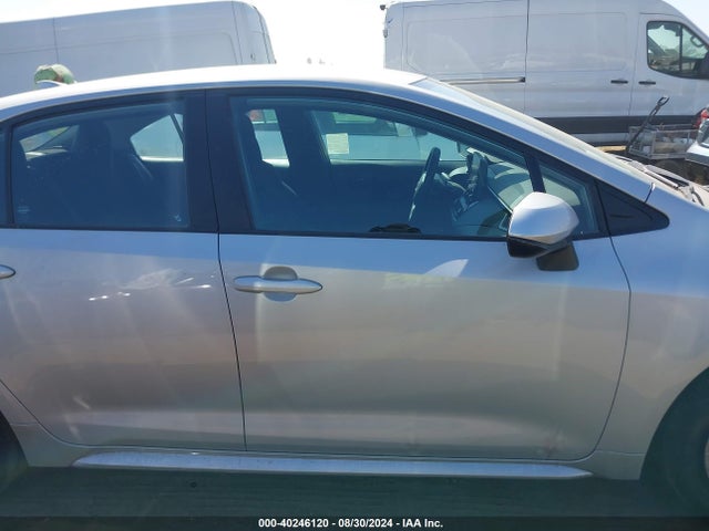 Toyota COROLLA LE 2022 5YFEPMAE1NP331895 Image 14