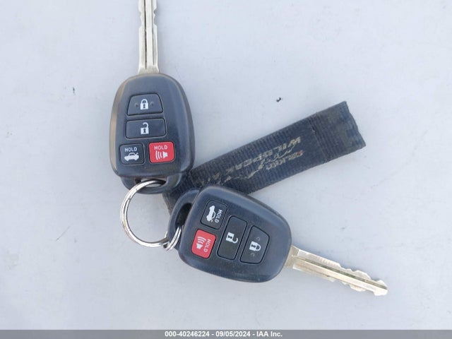 Toyota COROLLA LE 2017 5YFBURHEXHP592977 Image 11