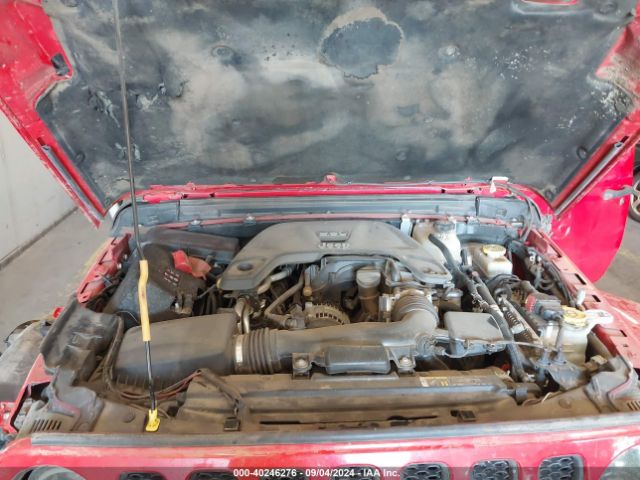 1C4HJXEG8JW233489 Jeep Wrangler Unlimited Sahara