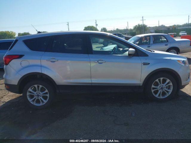 1FMCU9GD0KUC06568 Ford ESCAPE SE