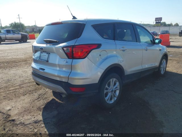 1FMCU9GD0KUC06568 Ford ESCAPE SE