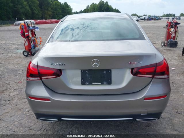 WDD3G4FB8KW020513 Mercedes-Benz A 220 4matic