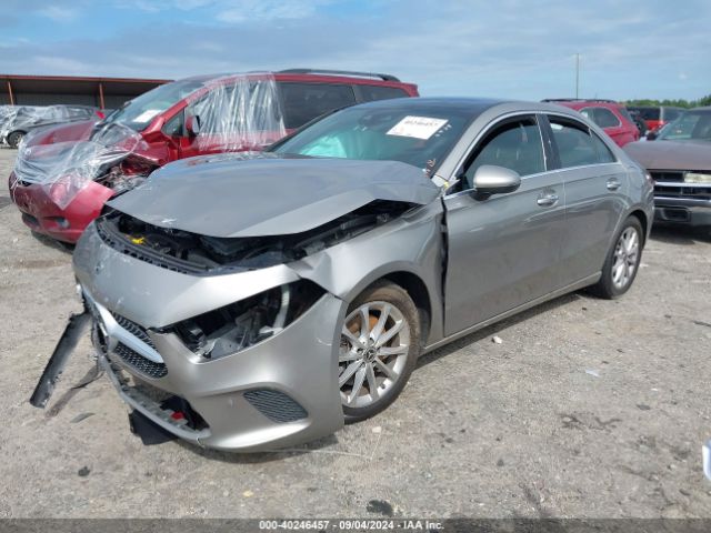 WDD3G4FB8KW020513 Mercedes-Benz A 220 4matic