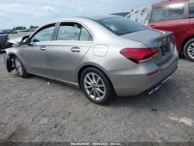 WDD3G4FB8KW020513 Mercedes-Benz A 220 4matic