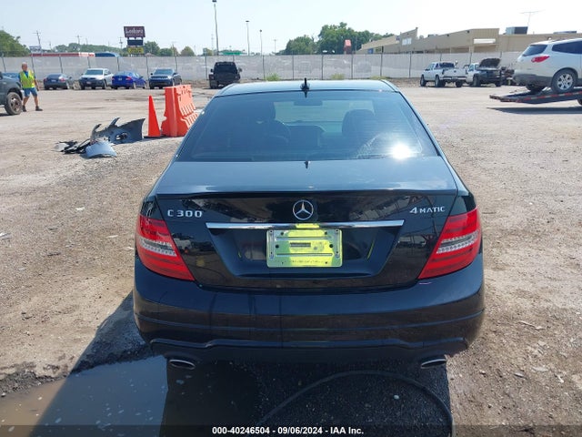 WDDGF8AB2EA950377 Mercedes-Benz C 300 Luxury 4matic/sport 4matic