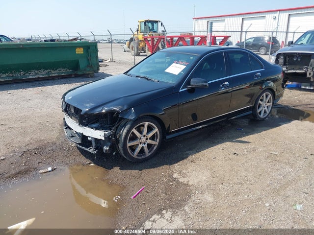 WDDGF8AB2EA950377 Mercedes-Benz C 300 Luxury 4matic/sport 4matic