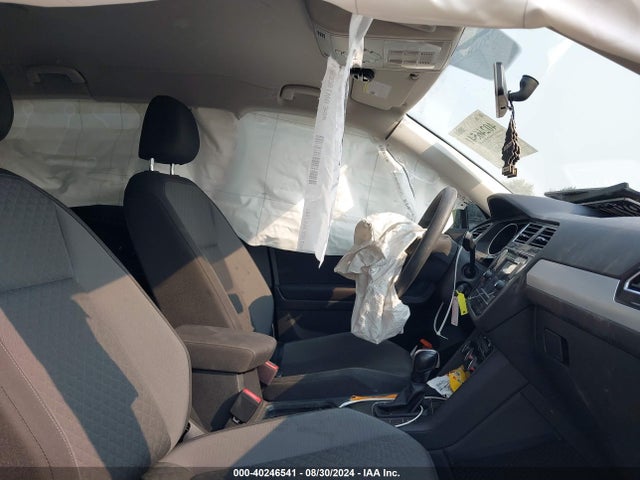 3VV1B7AX9JM050107 Volkswagen Tiguan 2.0t S