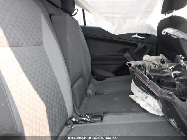 3VV1B7AX9JM050107 Volkswagen Tiguan 2.0t S